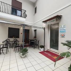 Morfeo לינה וארוחת בוקר