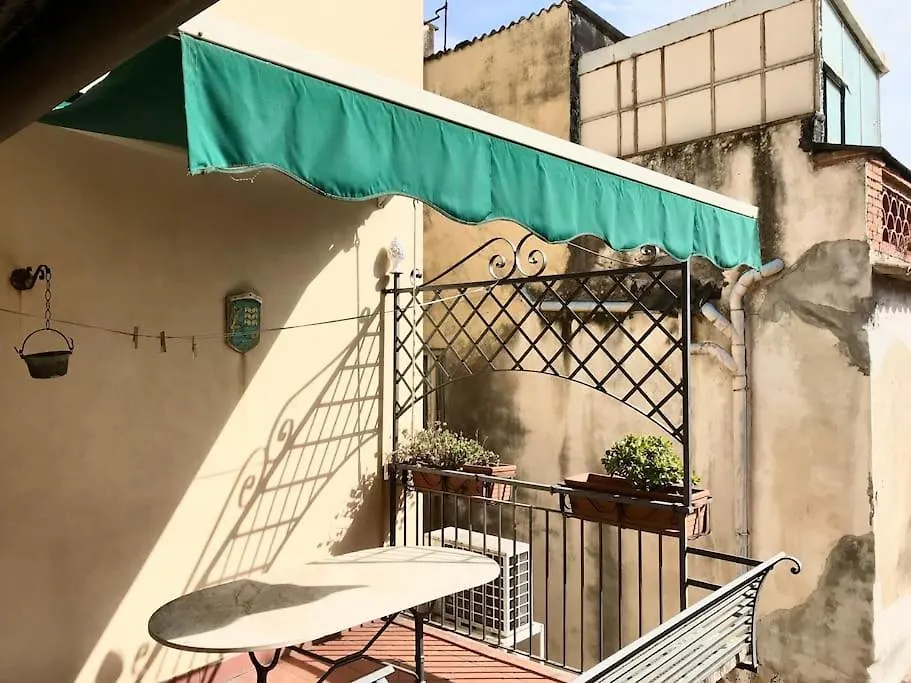 A Due Passi Dal Teatro Apartment Taormina