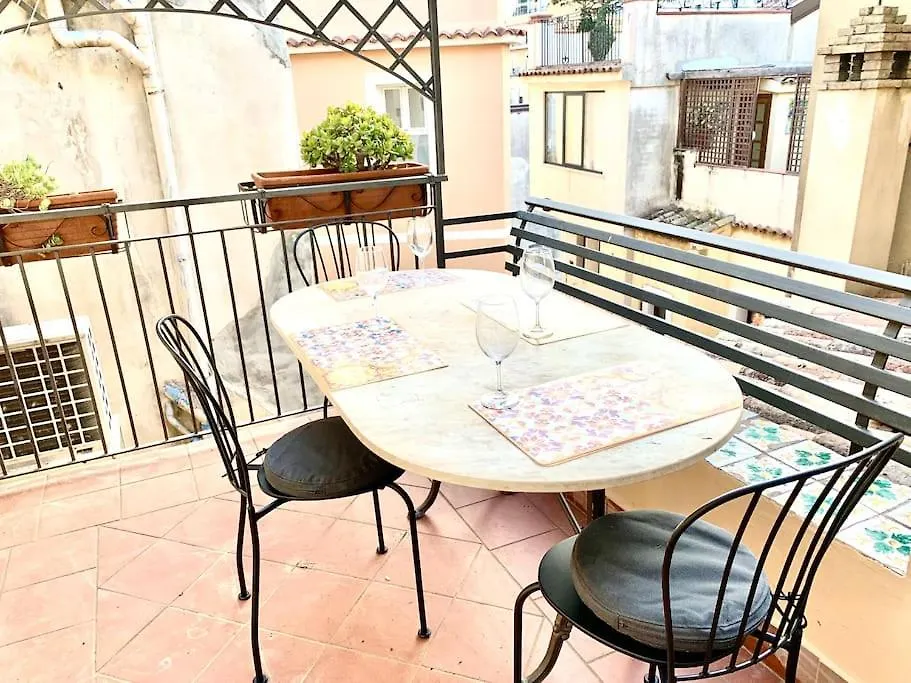 A Due Passi Dal Teatro Apartment Taormina
