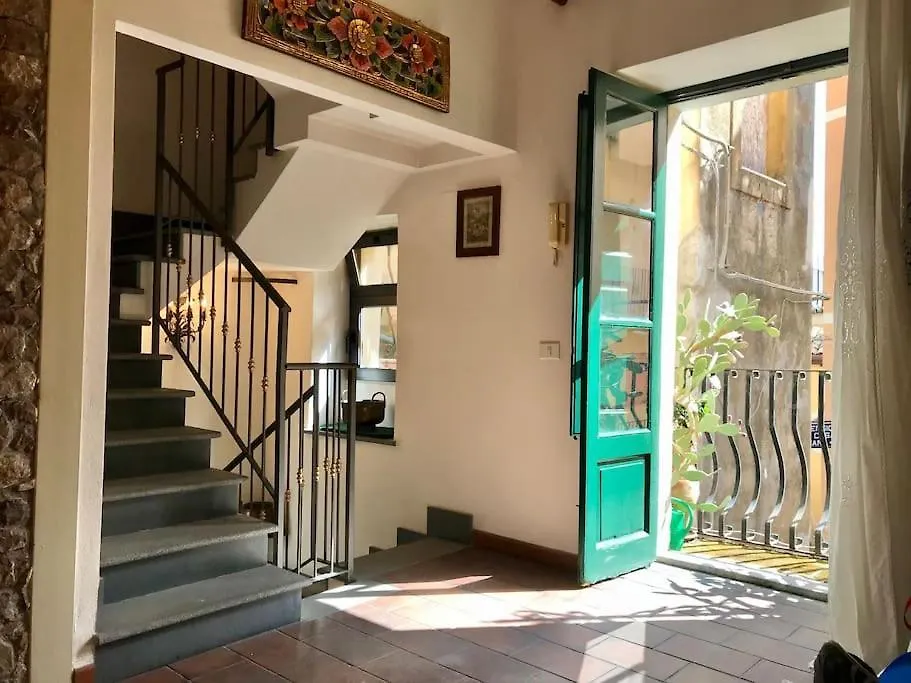 A Due Passi Dal Teatro Apartment Taormina